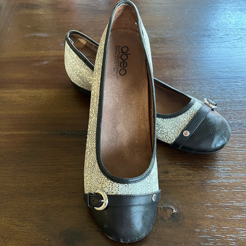 ABEO Black and Cream Taryn Loafers